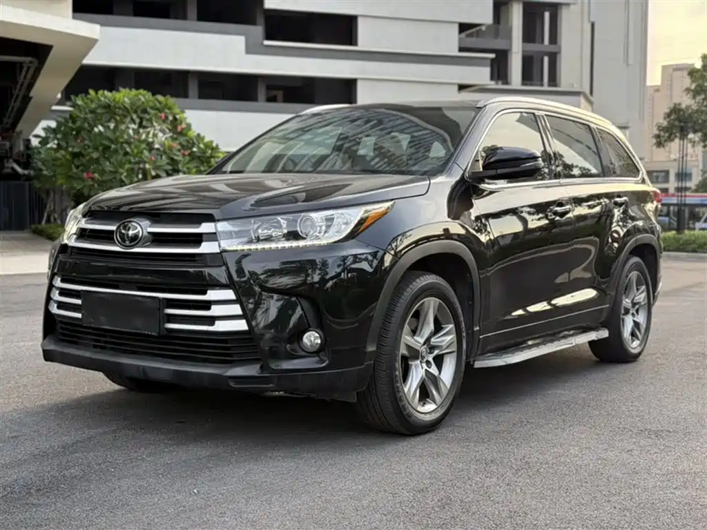 Toyota Highlander 2019 — фото 1