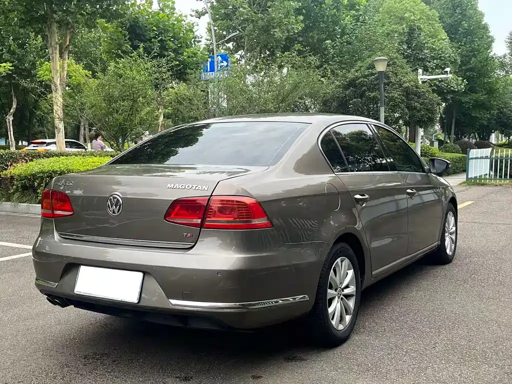 Volkswagen Magotan 2014