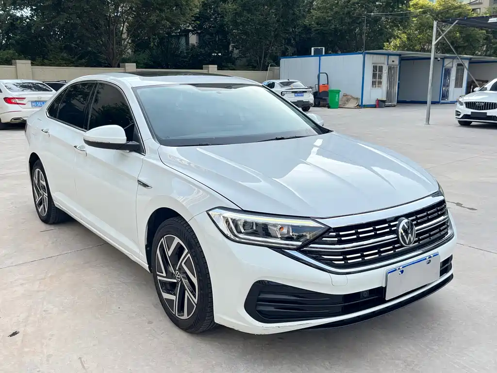 Volkswagen Sagitar 2022