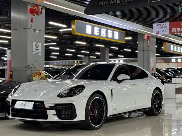 Porsche Panamera 2023