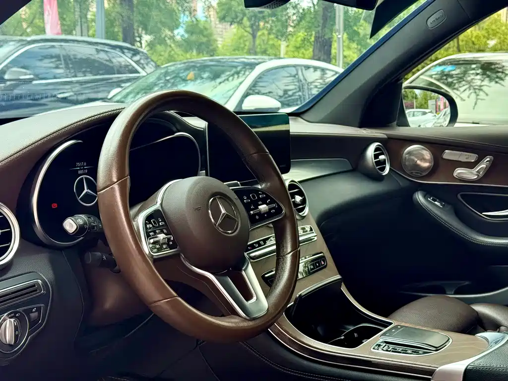 Mercedes-Benz GLC 2019 — фото 14