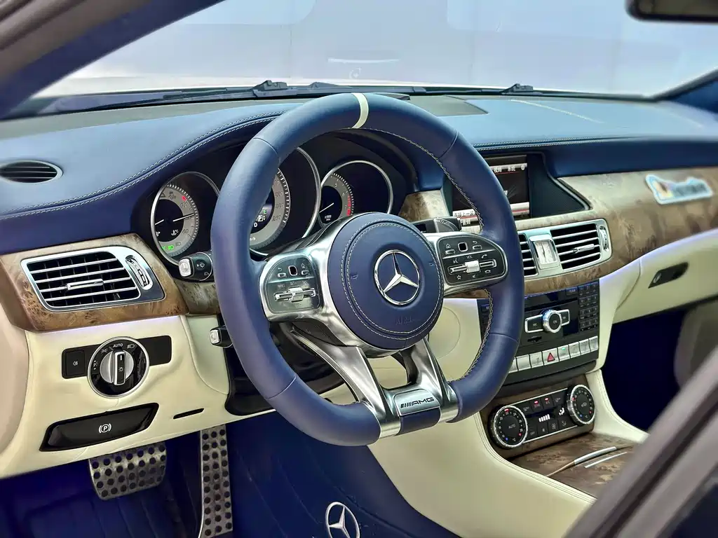 Mercedes-Benz CLS 2016 — фото 12
