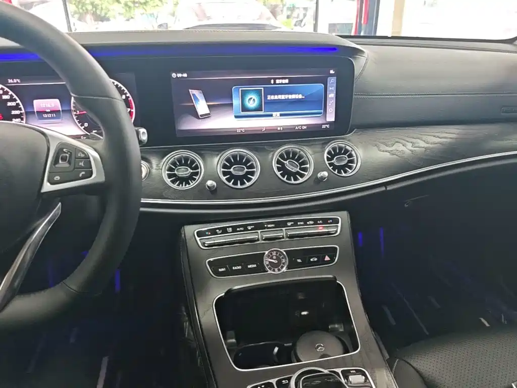 Mercedes-Benz E-Class 2019 — фото 13