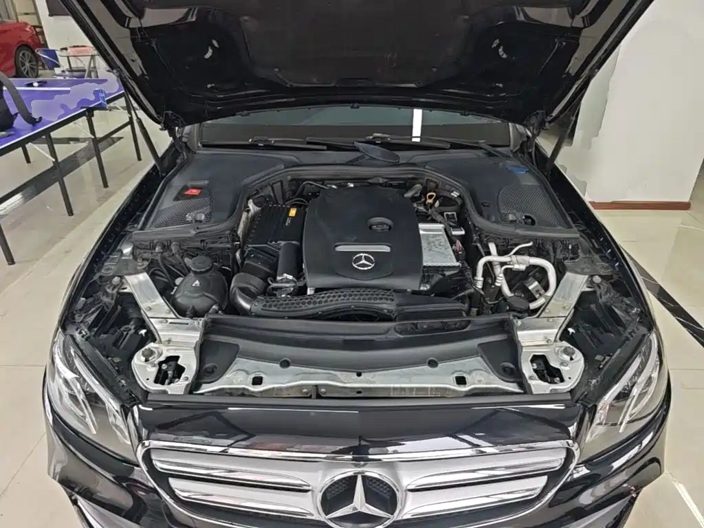 Mercedes-Benz E-Class 2019 — фото 19