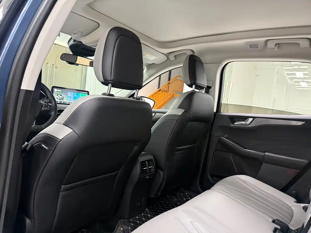 Ford Escape 2021 — фото 15