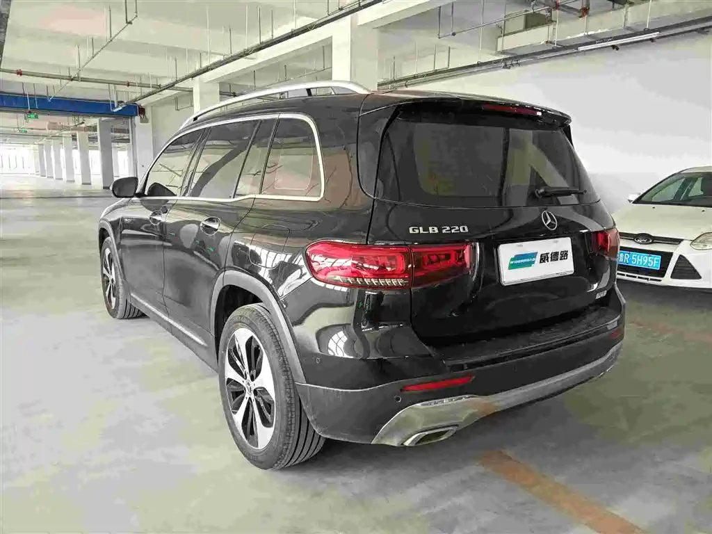 Mercedes-Benz GLB 2023 — фото 4