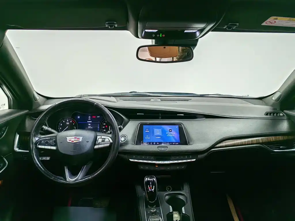 Cadillac XT4 2021 — фото 14