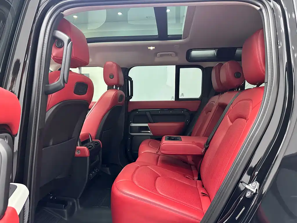 Land Rover Defender 2022 — фото 9
