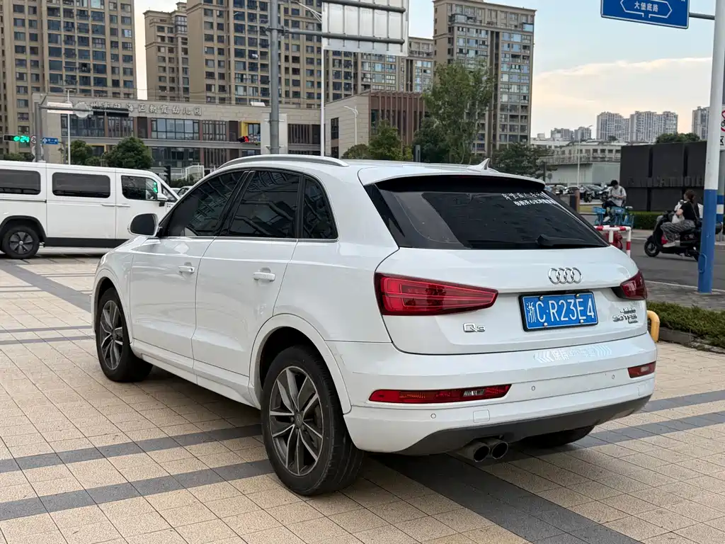 Audi Q3 2017 — фото 11