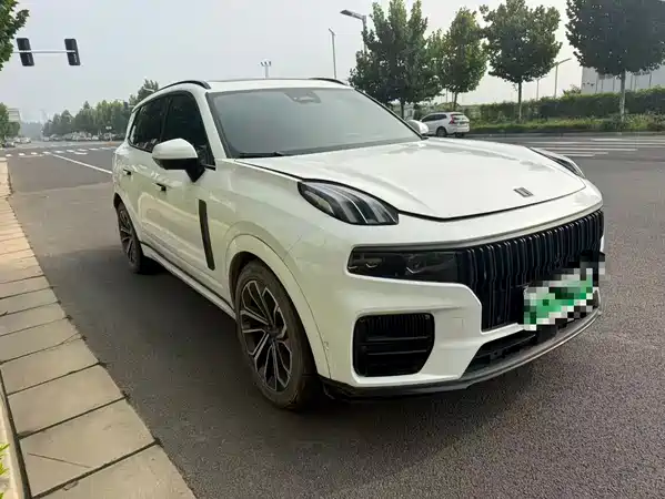 Lynk & Co 09 EM-P 2022