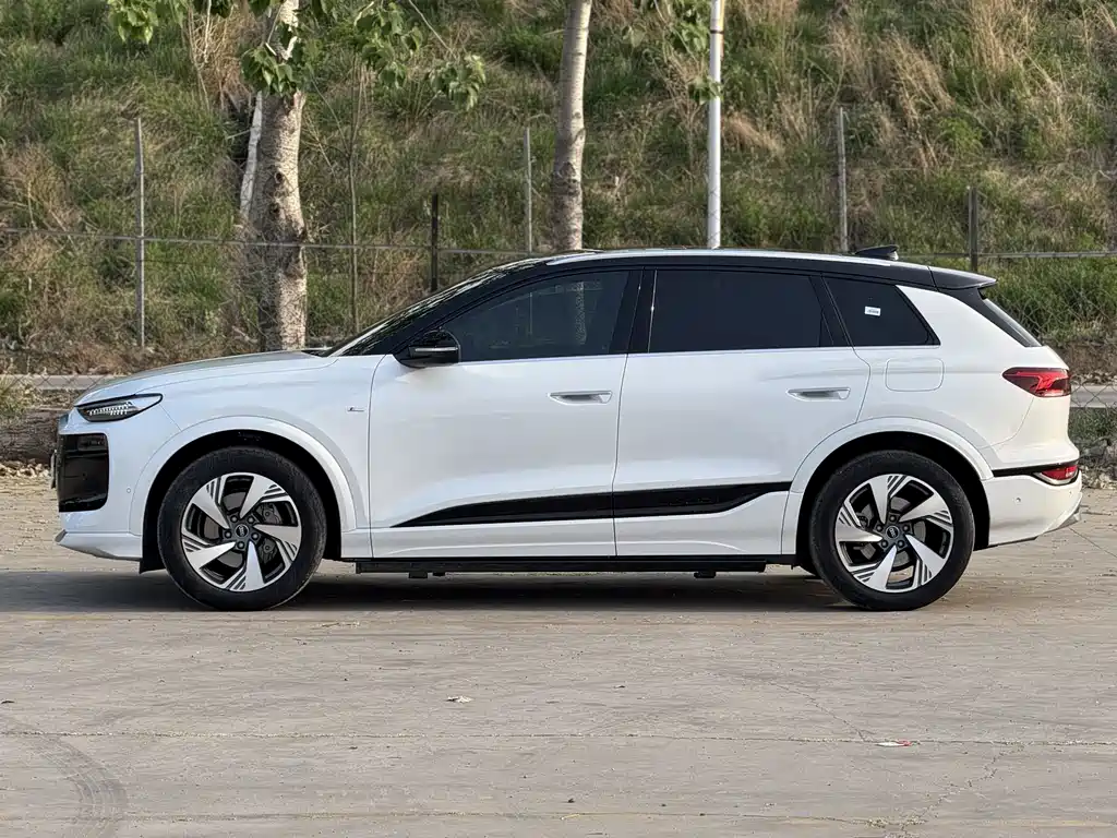 Audi Q6L e-tron 2025 — фото 4