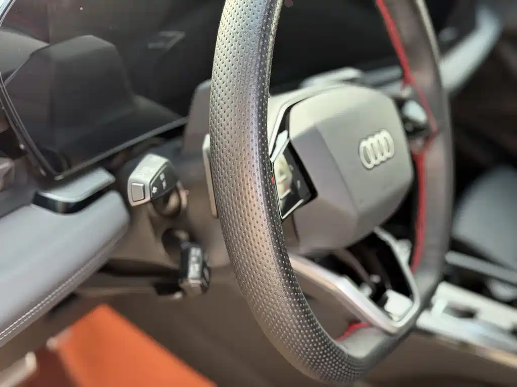 Audi Q6L e-tron 2025 — фото 7