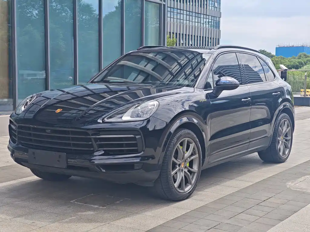 Porsche Cayenne Hybrid 2023 — фото 1