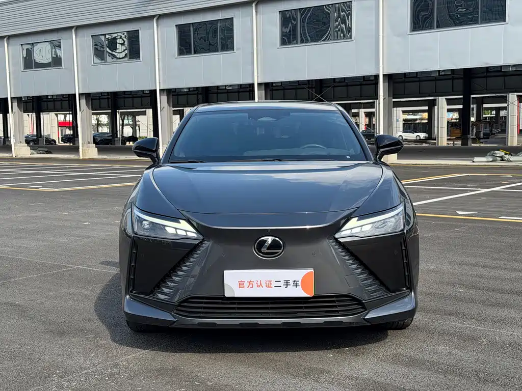Lexus RZ 2023