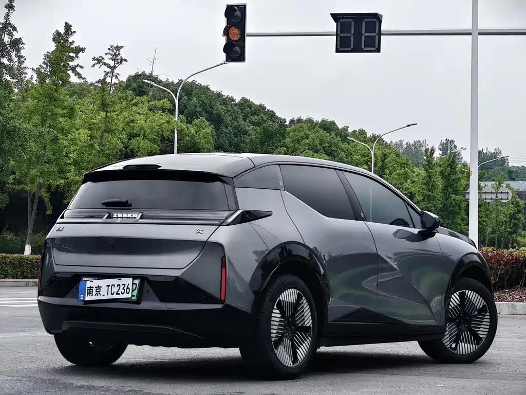Zeekr X 2024