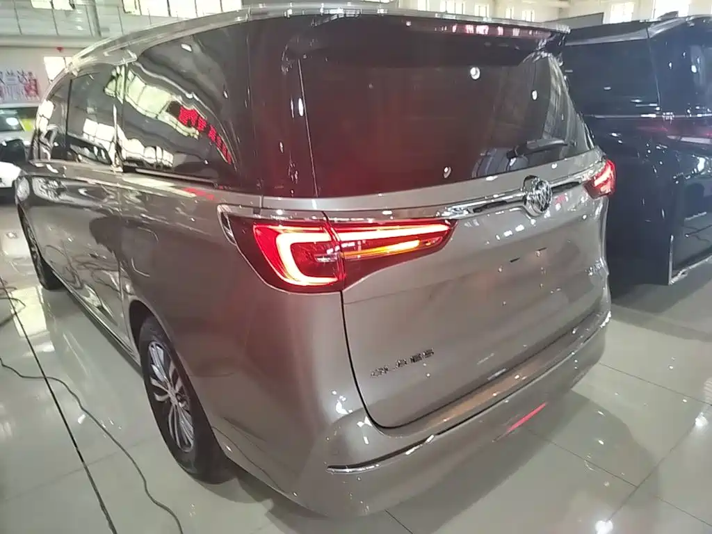Buick GL8 2023