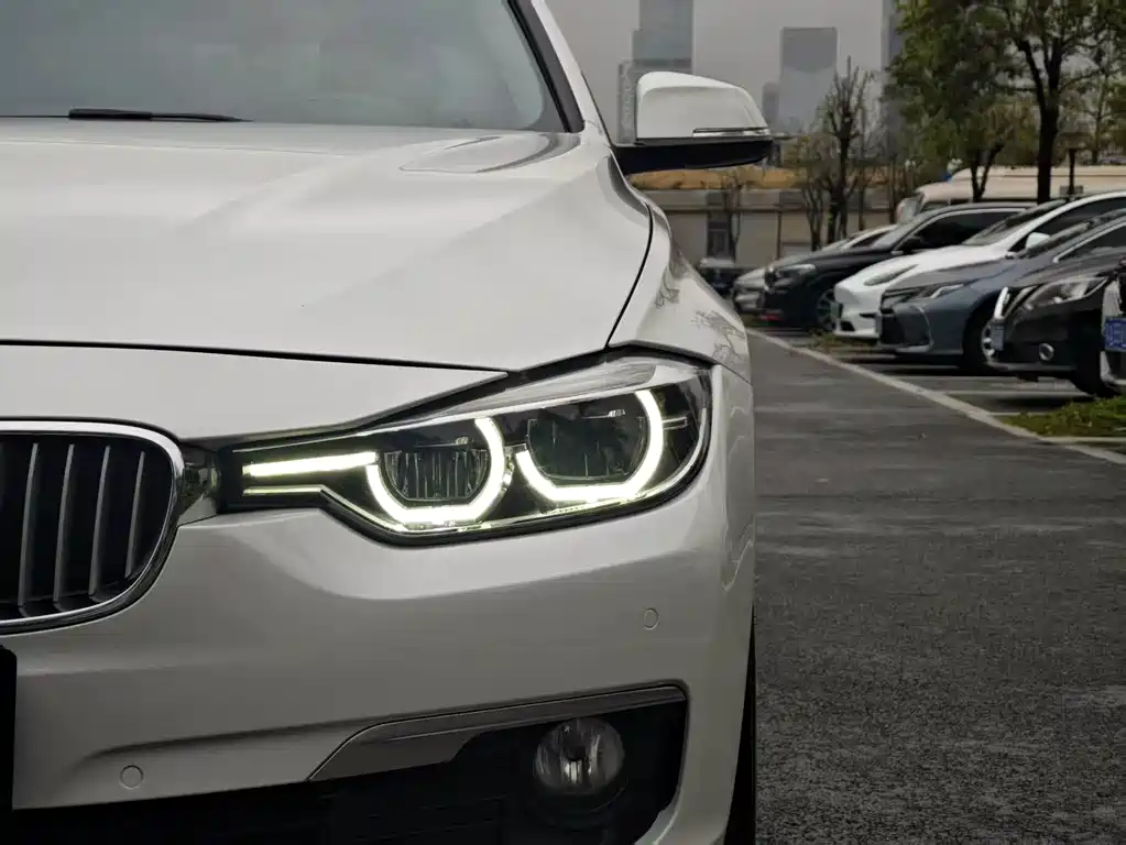 BMW 3 Series 2017 — фото 4