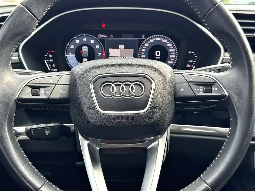 Audi Q3 2022 — фото 8