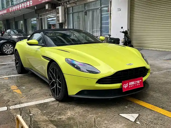 Aston Martin DB11 2019
