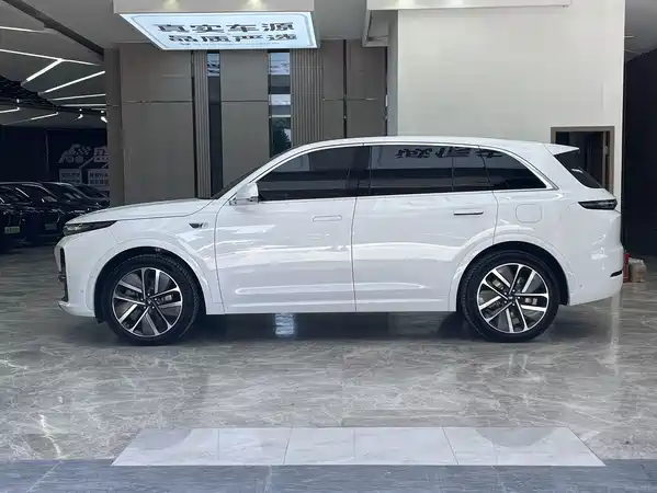 Li Auto L7 2025