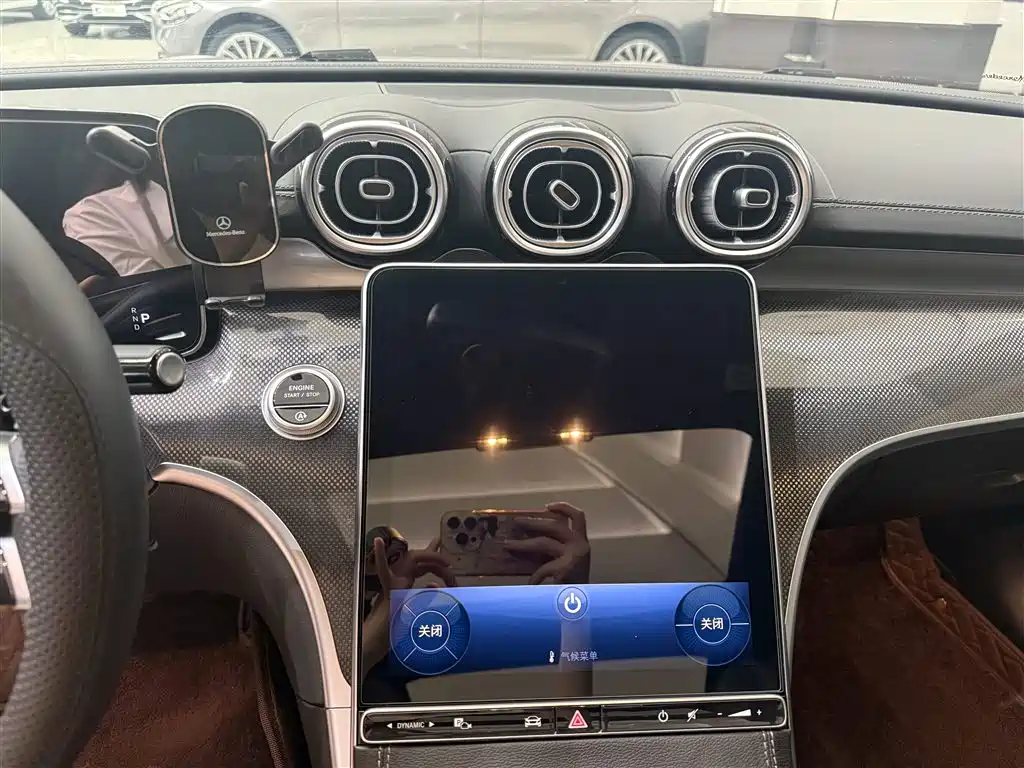 Mercedes-Benz C-Class 2025 — фото 12