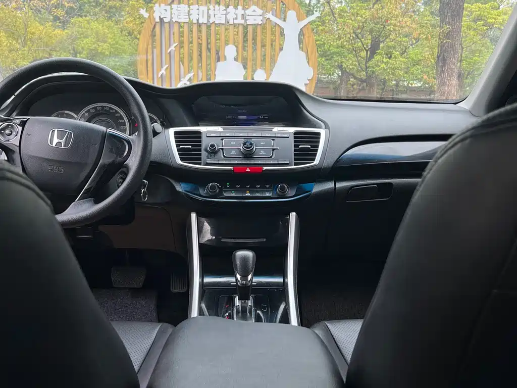 Honda Accord 2017 — фото 14