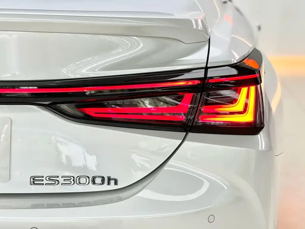 Lexus ES 2025 — фото 18