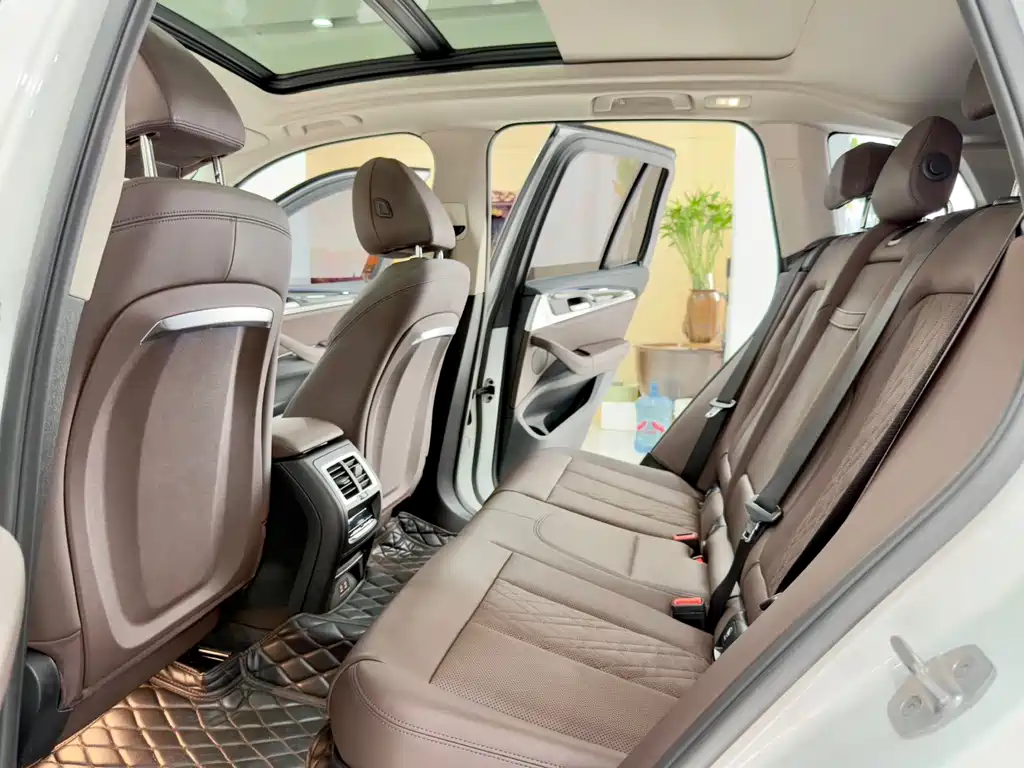 BMW iX3 2023