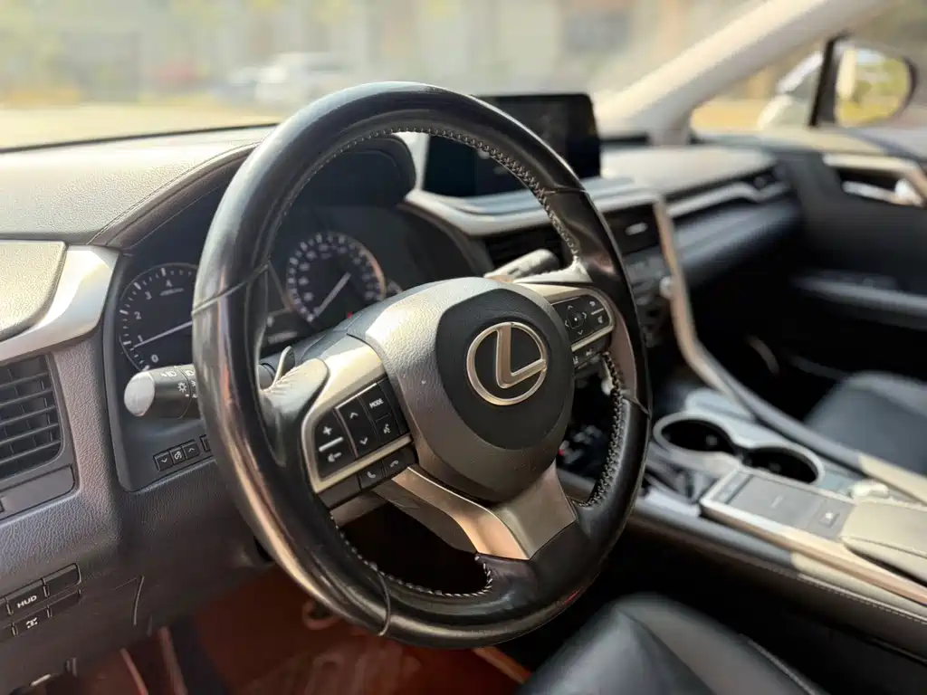 Lexus RX 2020