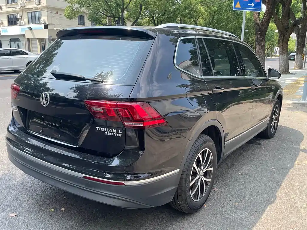 Volkswagen Tiguan L 2017 — фото 8