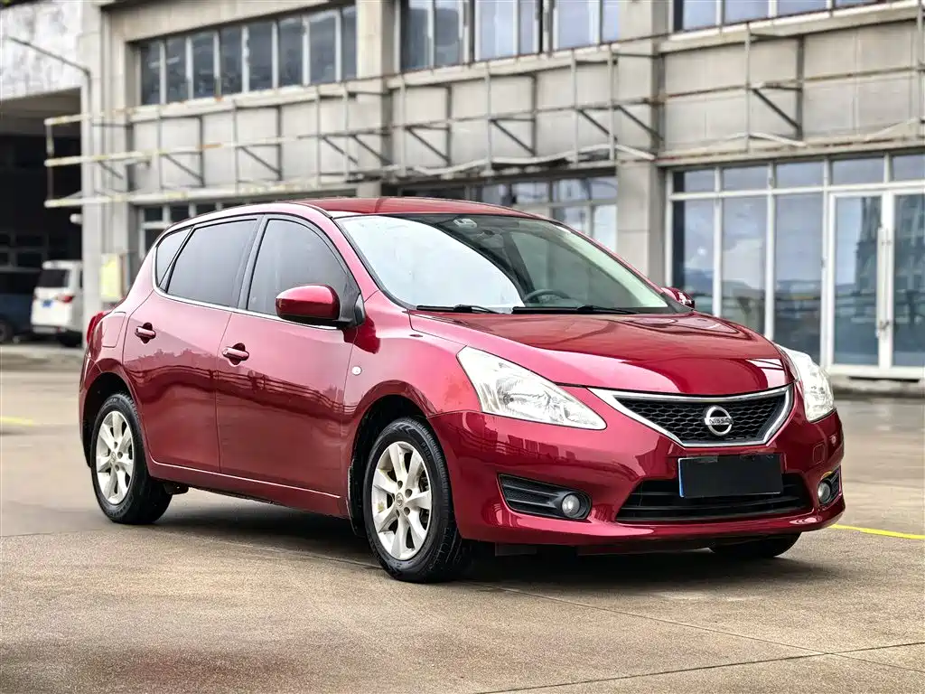 Nissan Tiida 2012