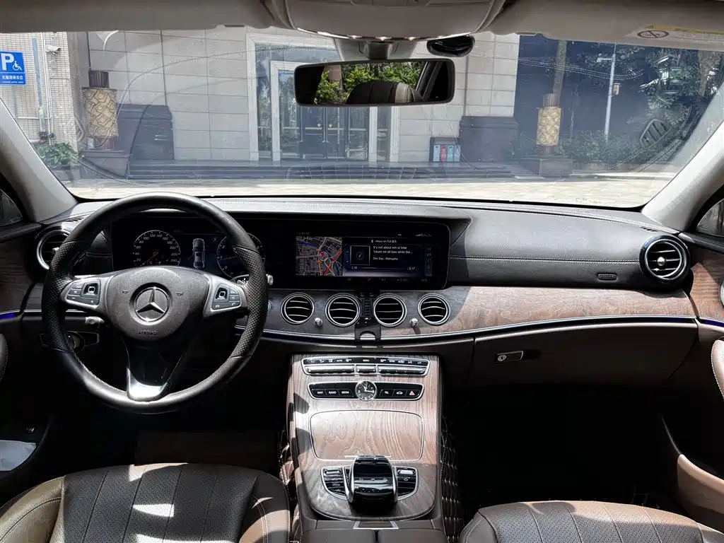 Mercedes-Benz E-Class 2018 — фото 13