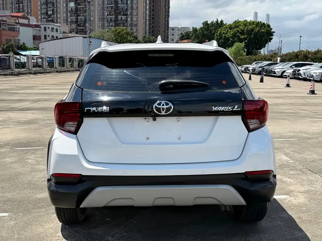 Toyota Yaris L 2020 — фото 14