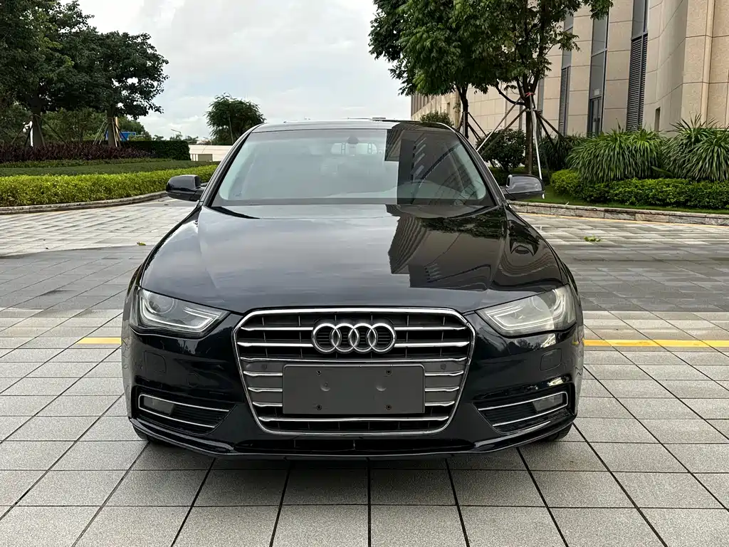Audi A4L 2012