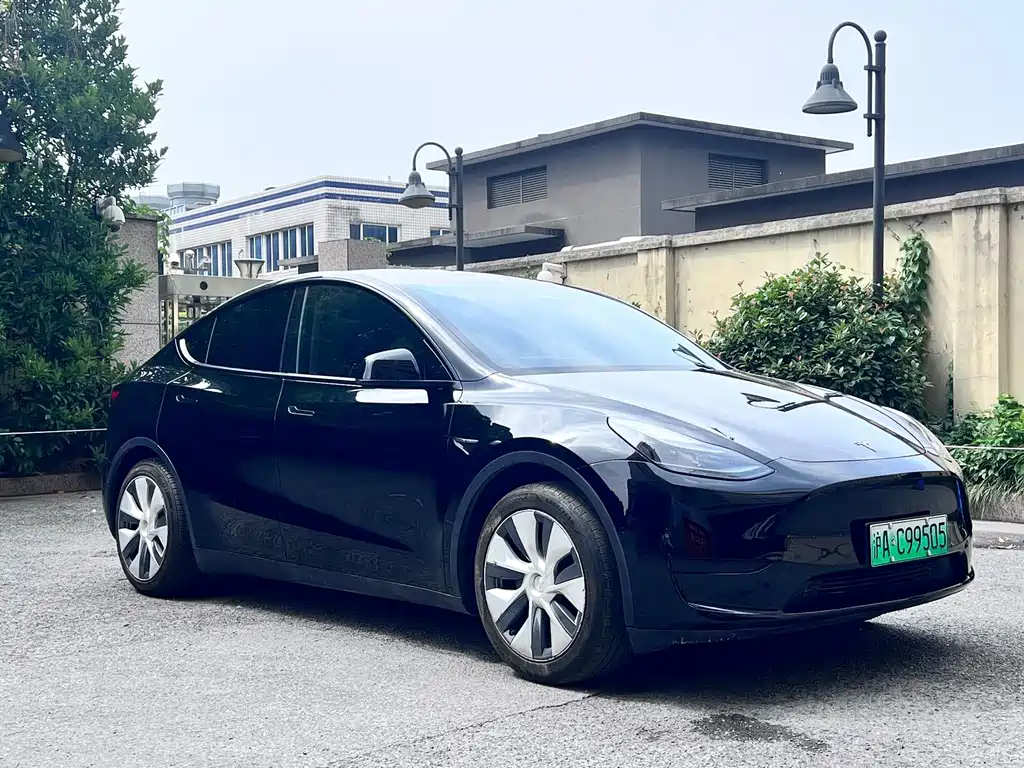 Tesla Model Y 2023 — фото 3