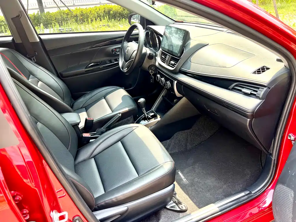 Toyota Yaris L 2021 — фото 14
