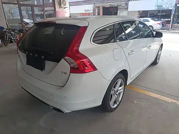 Volvo V60 2016