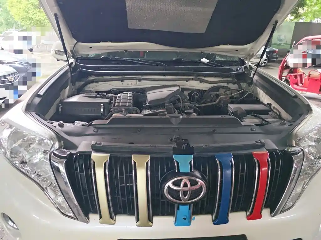 Toyota Prado 2014 — фото 11