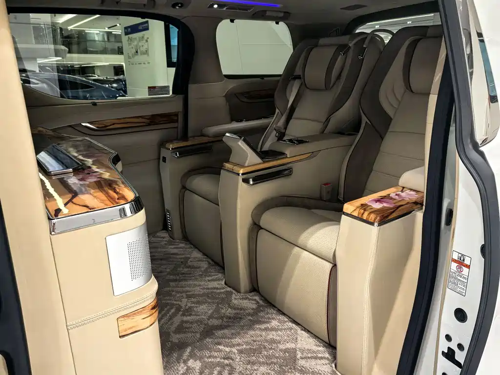 Toyota Alphard 2019 — фото 8