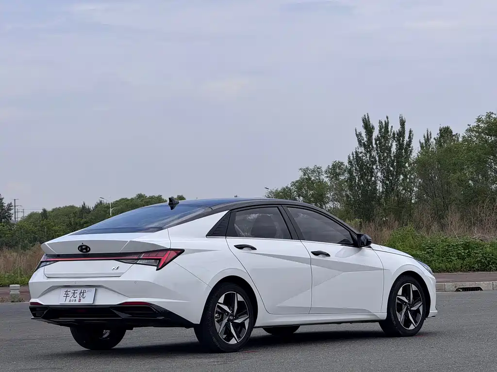 Hyundai Elantra 2023