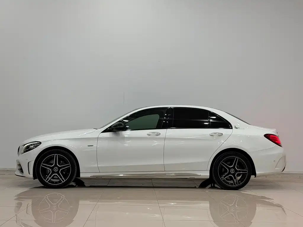 Mercedes-Benz C-Class 2022 — фото 4