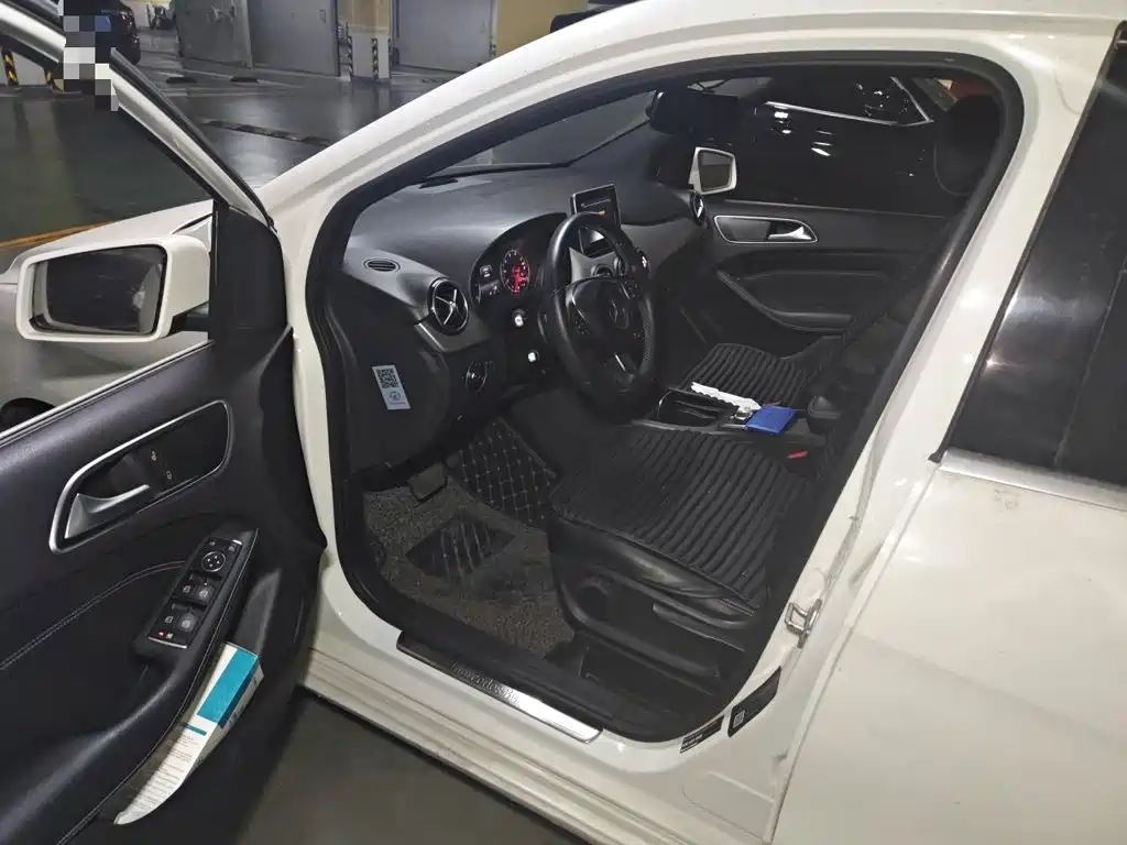 Mercedes-Benz B-Class 2015 — фото 17