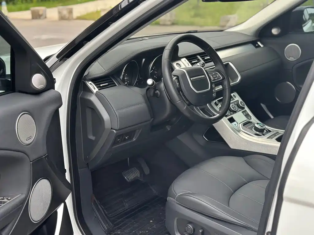 Land Rover Evoque 2018 — фото 12