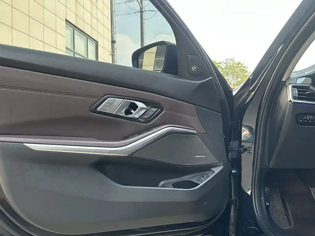 BMW 3 Series 2021
