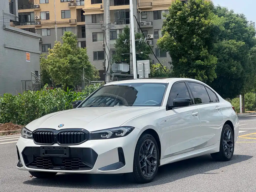BMW 3 Series 2025 — фото 1