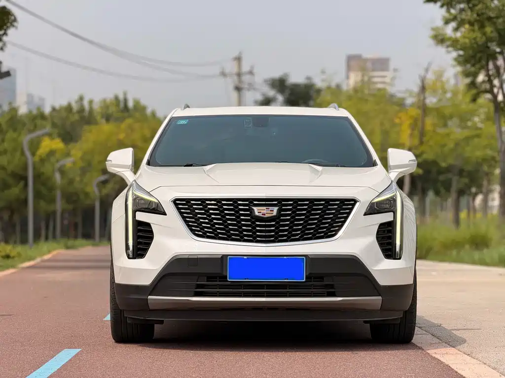 Cadillac XT4 2021 — фото 2