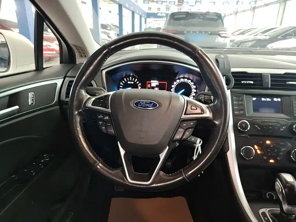 Ford Mondeo 2014 — фото 11