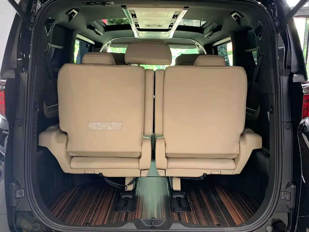 Toyota Alphard 2024 — фото 14
