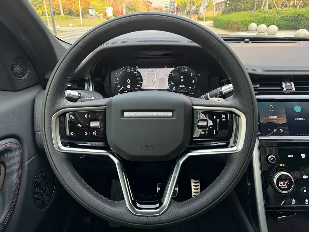 Land Rover Discovery Sport 2023 — фото 10