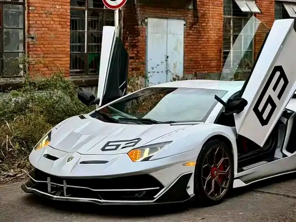 Lamborghini Aventador 2013